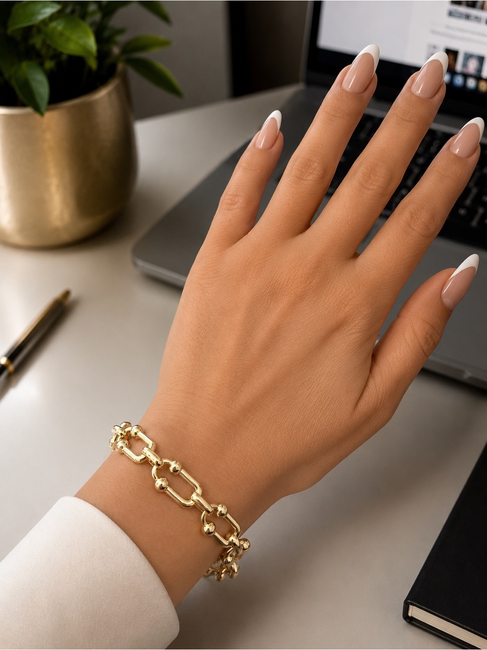 Chic Gold Gauge Link Chain Statement Bracelet
6.5-7.5"
